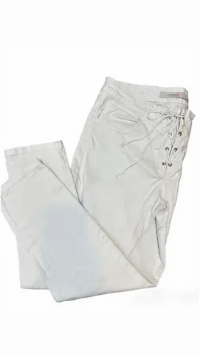 Calca ATEEN jeans tamanho 44 fecho com ilhoses na frente, super estilosa -