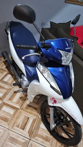 Estou vendendo esta zera moto de garagem 