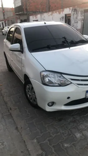 Toyota Etios X 1.3 Flex 16V 5P Mec. 2015