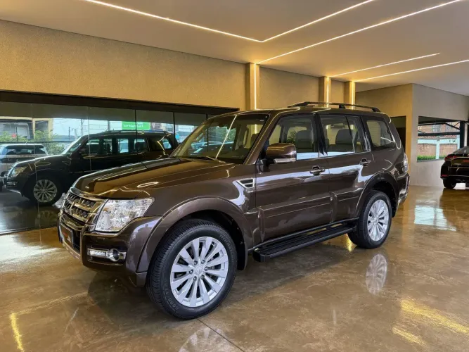 Mitsubishi Pajero HPE 3.2 4X4 T.i. Dies. 5P Aut. 2019
