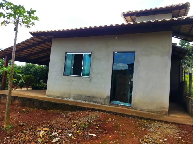 Casa à venda em semi condomínio fechado