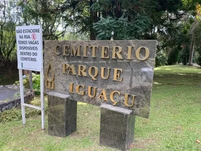 Vendo Jazigo no Cemitério Parque Iguaçu com 3 gavetas!