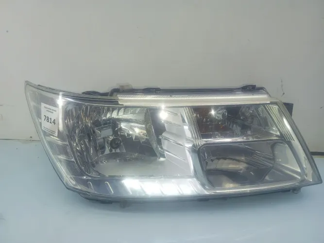 Farol direito Fiat Freemont/Journey 09/16