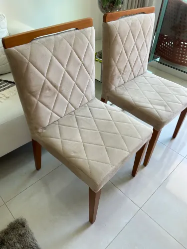 2 Cadeiras de Mesa