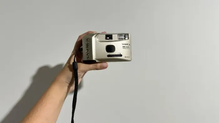 Câmera analógica Yashica BRISA direct flash