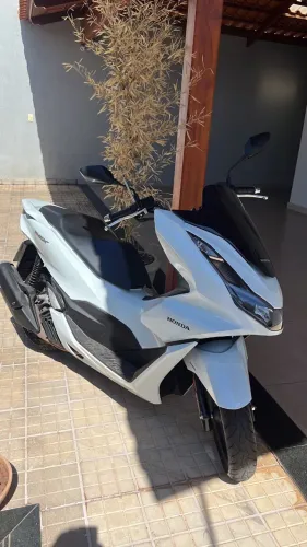 Pcx 160 23/23 c/ 19 mil km branca sem retoque, sem batida , quitada e documentação  em dia
