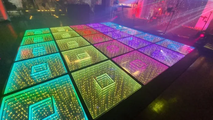 PISTA LED 3D E PARIS DE MICROLÂMPADAS