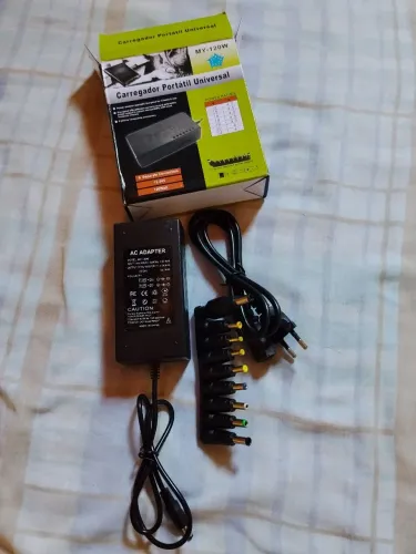 Carregador de notebook universal