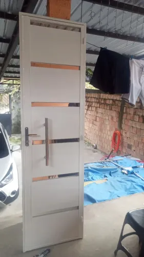 Porta pra banheiro galvanizada