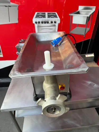 VENDO UM MOEDOR DE CARNE CAF 98