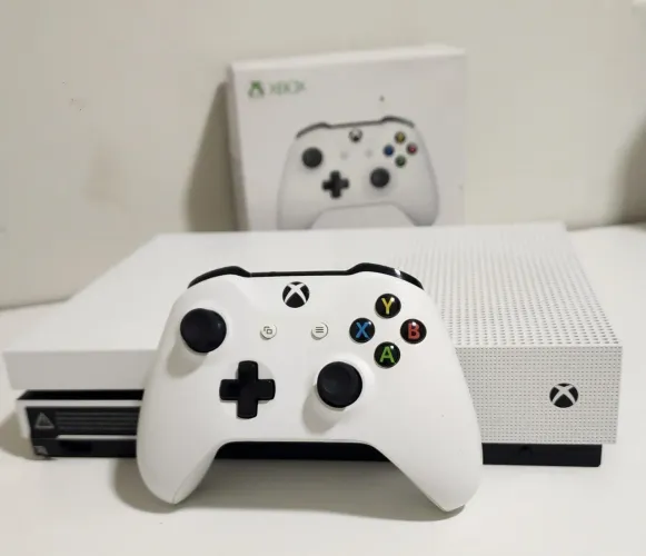 Xbox One S + 1 Controle Original