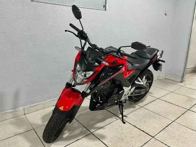 CB300F 2023 - Único Dono - Baixo KM