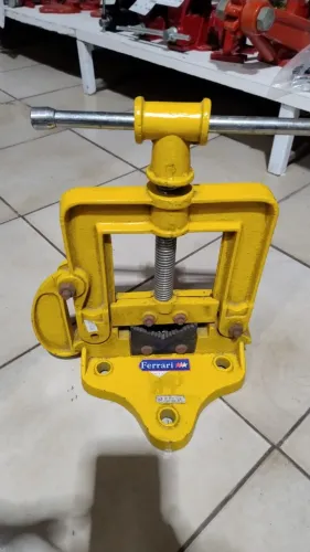Torno Ferrari para encanador. Fixo 04