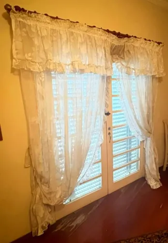 Cortina com Varão - Elegância e privacidade para sua casa !!!