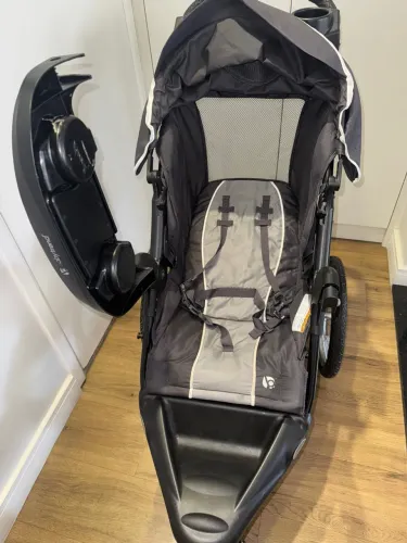 Carrinho Jogger três rodas !