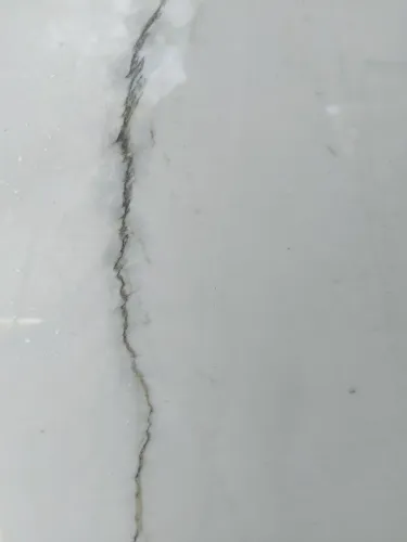 Quartzito Mont Blanc 48cm X 83cm borda arredondada ou quadrada