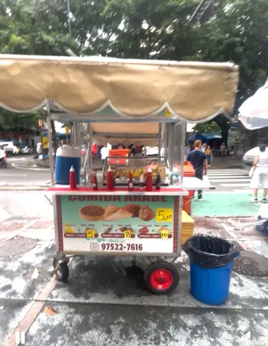 Carroça de salgados e esfirras e pastel
