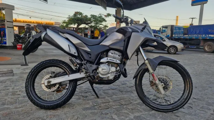 Linda XRE 300.