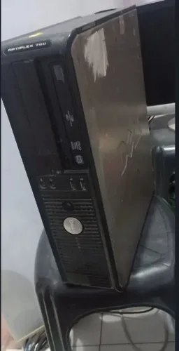 Vendo CPU 4 GB de RAM HD 500