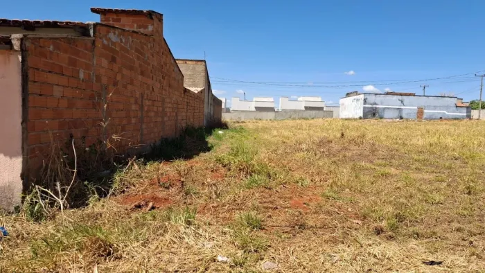 Vende se lote no Residencial Monte Cristo ,Trindade Go