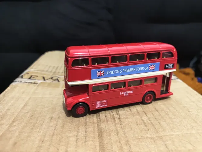 Miniatura ônibus Welly