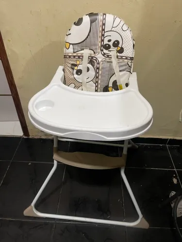 Cadeirinha de alimentação infantil