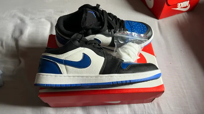 Jordan Low Royal toe , tamanho 40