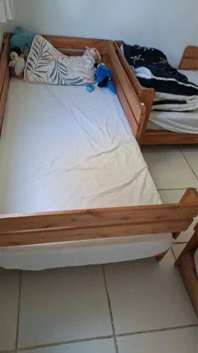 Cama de solteiro com proteção lateral + colchão 