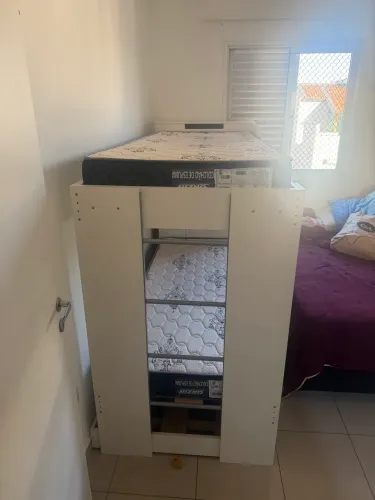 Treliche Com Baú e Estantes sem colchão 
