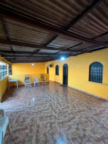 CASA EM VIA PÚBLICA NA CIDADE NOVA PRÓX AO SHOPPING SUMAÚMA