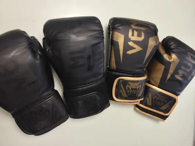 2 Pares de Luvas Venum - Boxe/Muay Thai