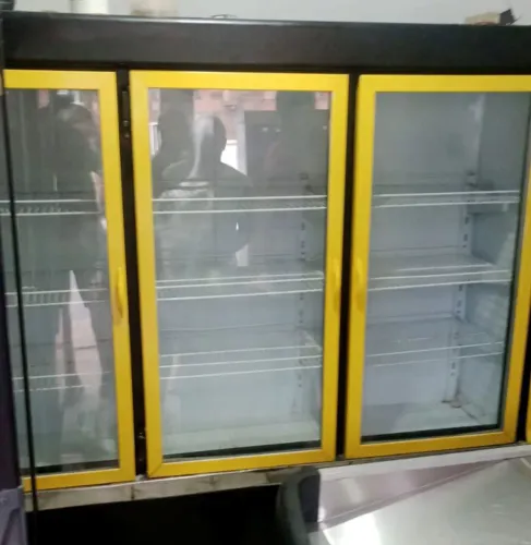 Freezer expositor com portas de vidro, R$2.699 