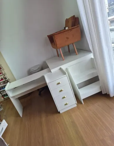 Trono Manicure Profissional Branco com Gaveteiro 4 Gavetas Luxo e Organização para Salão