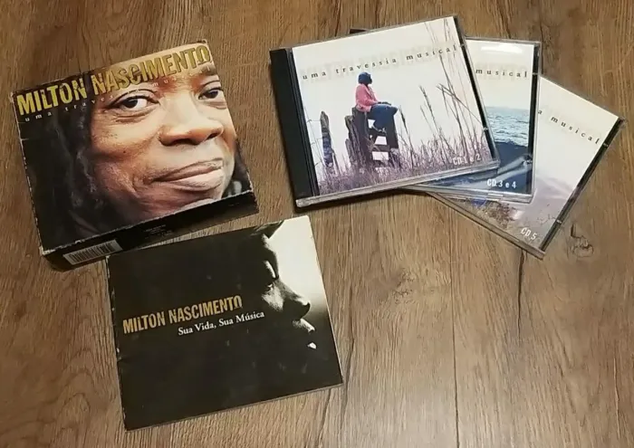 CDs Coleção Milton Nascimento "Uma Travessia Musical" 5 Cds (Item de Colecionador)
