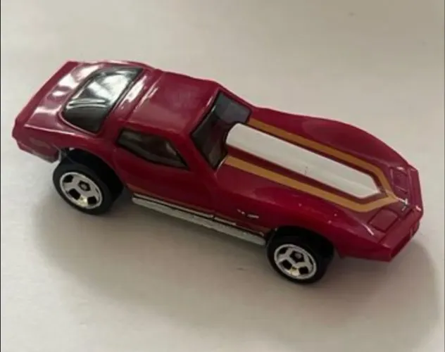 Vendo carro hot wheels miniatura  corvette stingray