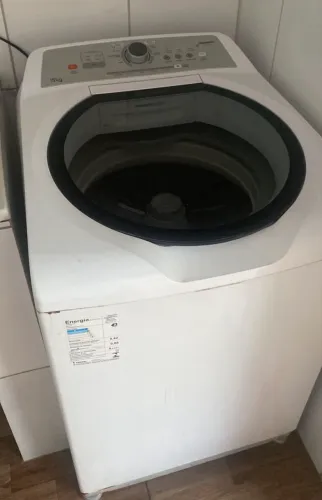 Kit casa sofá, máquina lavar, cama, ar Cond., tv, mesa 6 cadeiras