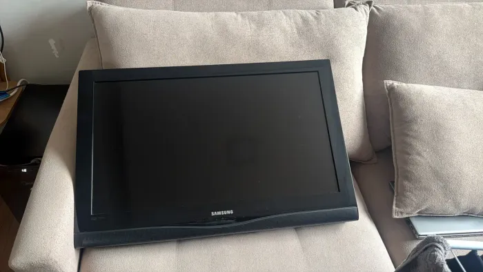 TV Samsung LCD 32 com defeito