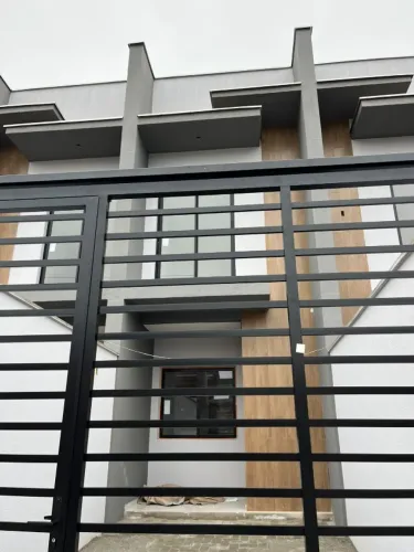CASA NOVA, 2 SUÍTES, ESPINHEIROS - JOINVILLE
