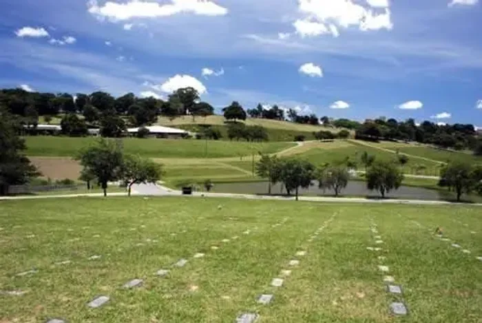 VENDO JAZIGO - CEMITÉRIO BOSQUE DA ESPERANÇA