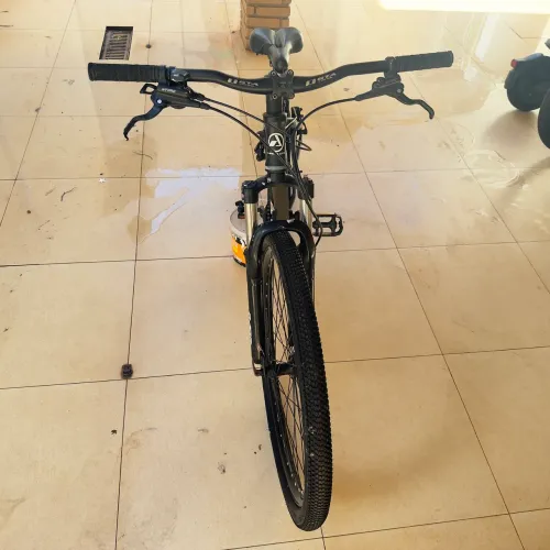 Bike aro 29 tamanho 17 Abisolut com freios hidráulicos