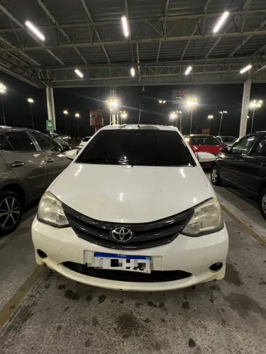 Toyota Etios X Sedan 1.5 Flex 16V 4P Mec. 2015