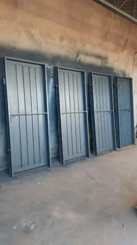 Portas reforçadas material novo