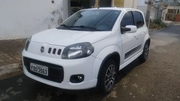 Fiat Uno Sporting 1.4 EVO Fire Flex 8V 4P 2013