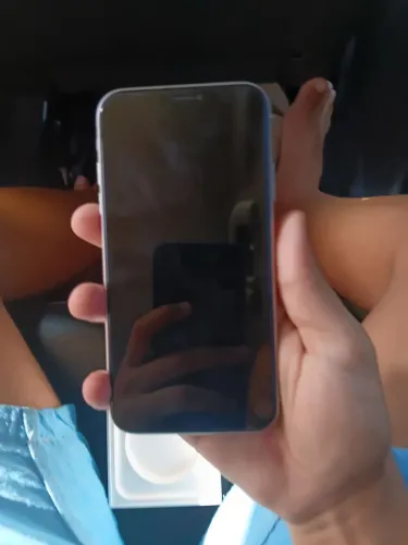 Iphone 11 128gb face id pegando, pegando tudo com caixa inclusa 2 meses de uso 