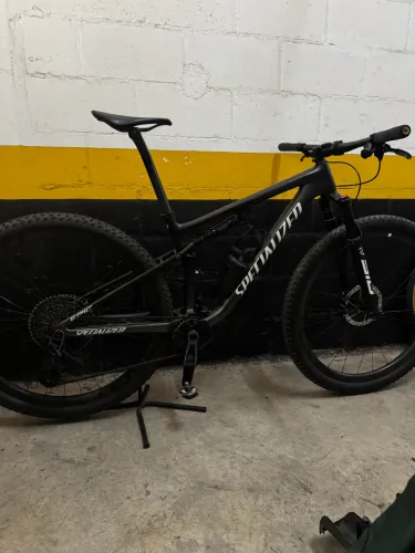 Specialized Epic Expert M/17 impecável com diversos upgrades