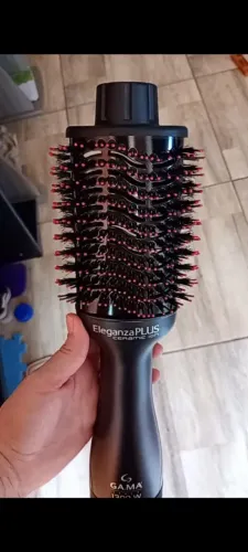 Escova secadora gama itali nova, R$120