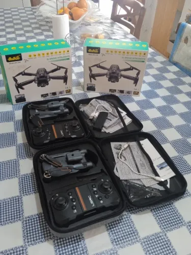 Este é um drone inteligente dobrável, modelo MY-7349.O produto inclui uma câmera com resol