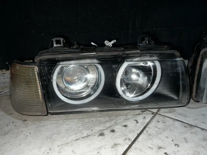 Farol Direito/Passageiro BMW 318-323-325-328 de 1992-1998