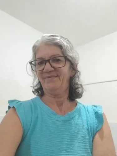 Eu Trabalho  de  doméstica   vai no chat  