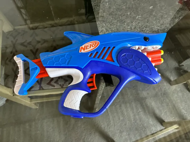 Brinquedo Nerf sark